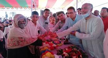 ১৫০০ শিক্ষার্থীর মাঝে বঙ্গবন্ধুর অসমাপ্ত আত্মজীবনী বিতরণ