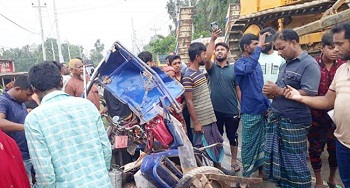 রাজবাড়ীর সড়কে ত্রিমুখী সংঘর্ষ: নিহত ৬, আহত ২