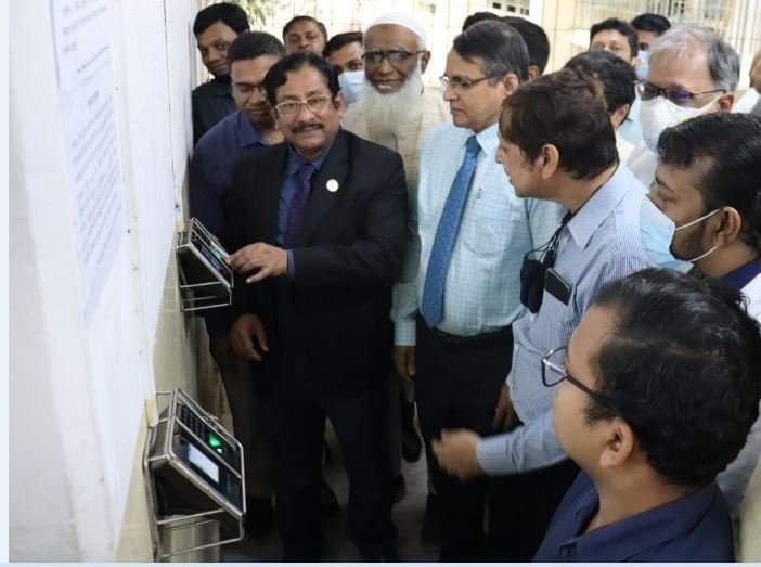 দায়িত্ব অবহেলাকারীদের বিরুদ্ধে কঠোর ব্যবস্থা নেয়া হবে: বিএসএমএমইউ উপাচার্য