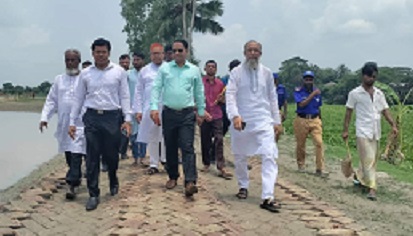 ফরিদপুরের নগরকান্দায় প্রধানমন্ত্রীর কার্যালয় পরিচালকের আশ্রয়ন প্রকল্প পরিদর্শন