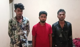 কলেজ ছাত্রকে বান্ধবীসহ তুলে নিয়ে চাঁদা দাবি, গ্রেপ্তার ৩