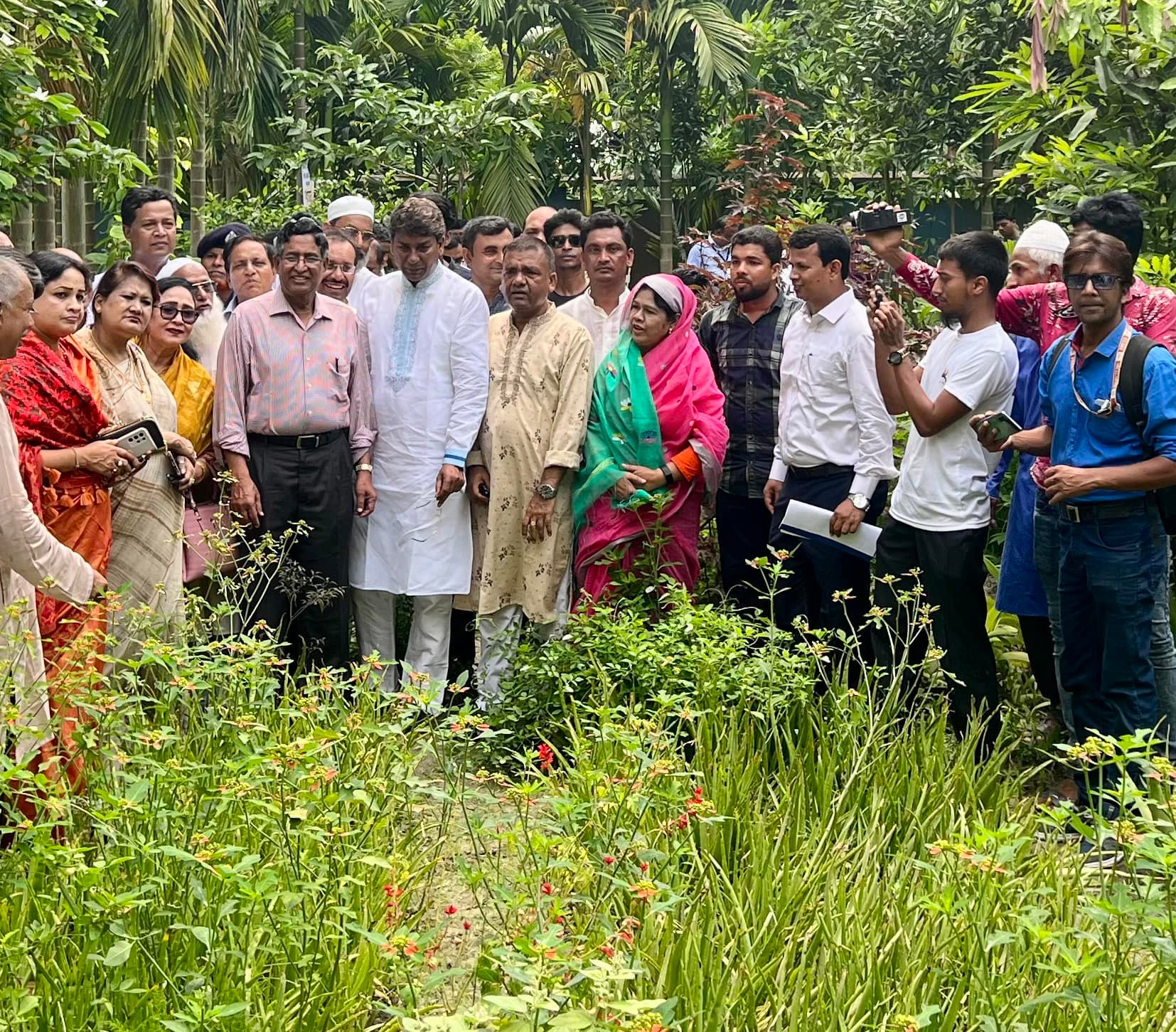 আন্দোলনের হুমকি দাতাদের মোকাবিলা করার শক্তি আওয়ামীলীগের আছে: কৃষিমন্ত্রী