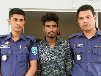 ফেসবুক লাইভে এসে স্কুল শিক্ষার্থীকে মারধরের ঘটনার মূল হোতার সহযোগী জয় আটক