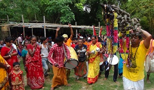 ফরিদপুরে ক্ষুদ্র নৃ-গোষ্ঠির বিশেষ পুজা