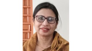রাষ্ট্রের গুরুত্বপূর্ণ পদে নারী কর্মকর্তা