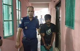 পিকআপভ্যান চাপায় মোটরসাইকেল আরোহী নিহত