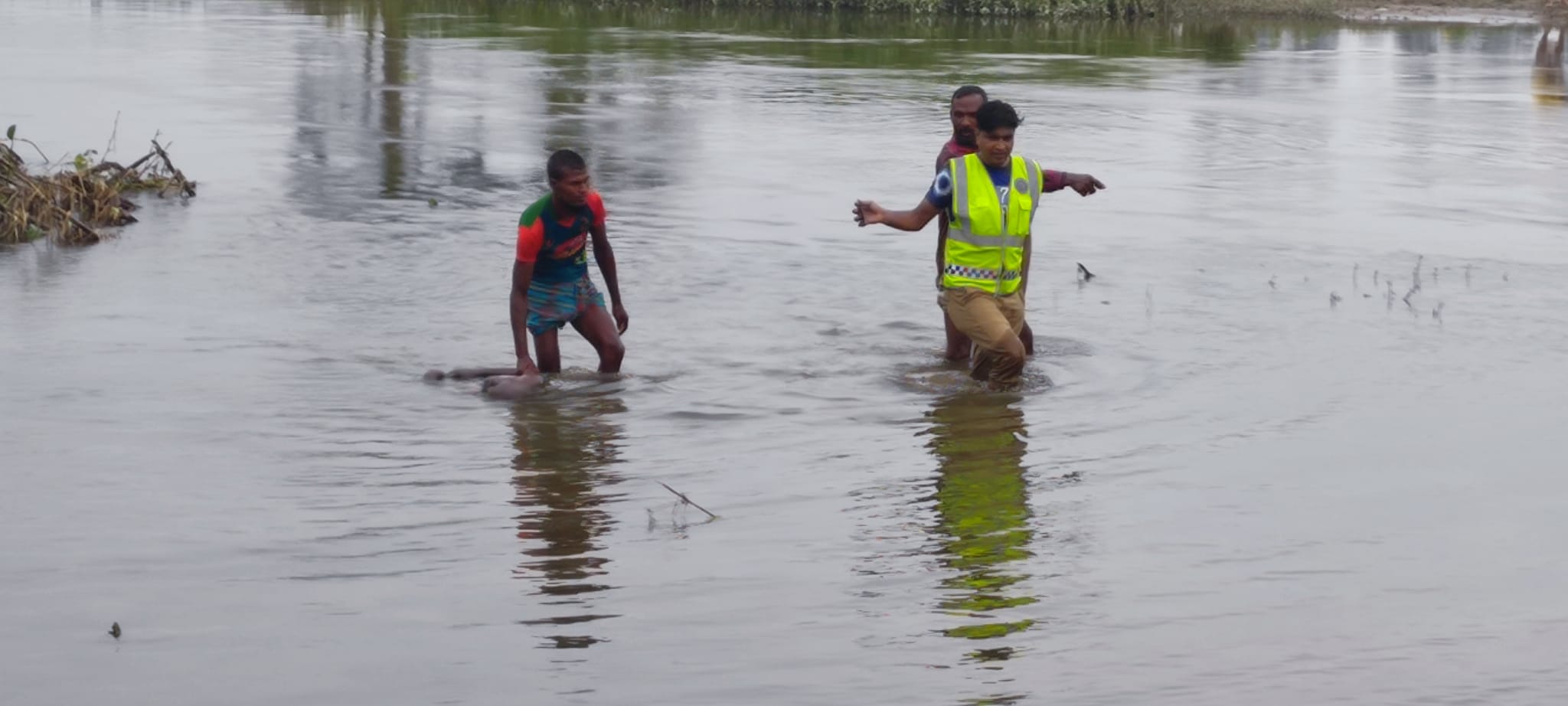 লালমনিরহাটে ভেটেশ্বর নদী থেকে লাশ উদ্ধার