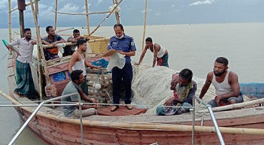 নোয়াখালীর হাতিয়াতে ৭ জেলে গ্রেপ্তার