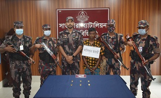 সাতক্ষীরার কেড়াগাছিতে ৬টি স্বর্ণের বারসহ এক চোরাচালানী গ্রেপ্তার