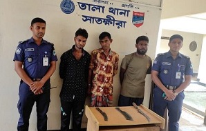 ডাকাতির প্রস্তুতিকালে সাতক্ষীরার তালায় চাপাতিসহ তিনজন গ্রেপ্তার