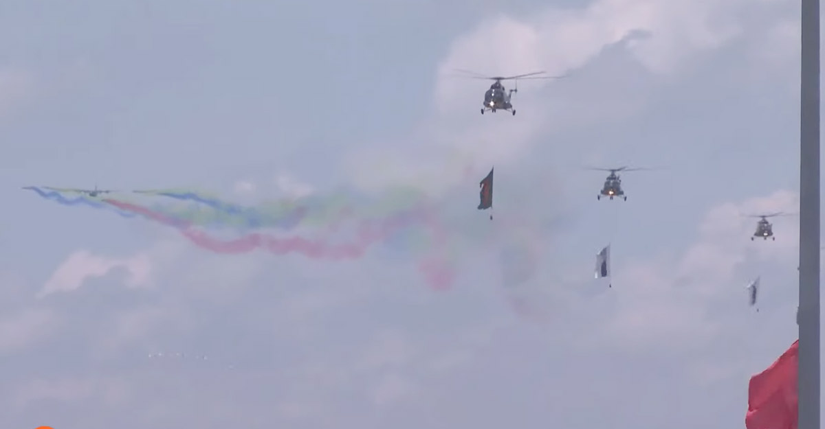 সেতুতে নামলেন প্রধানমন্ত্রী, দেখলেন ৩১ বিমানের ফ্লাইং ডিসপ্লে