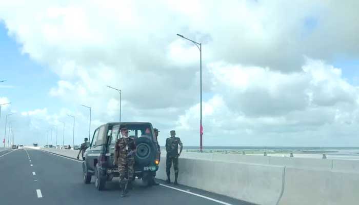 পদ্মা সেতুতে টহল দিচ্ছে সেনাবাহিনী