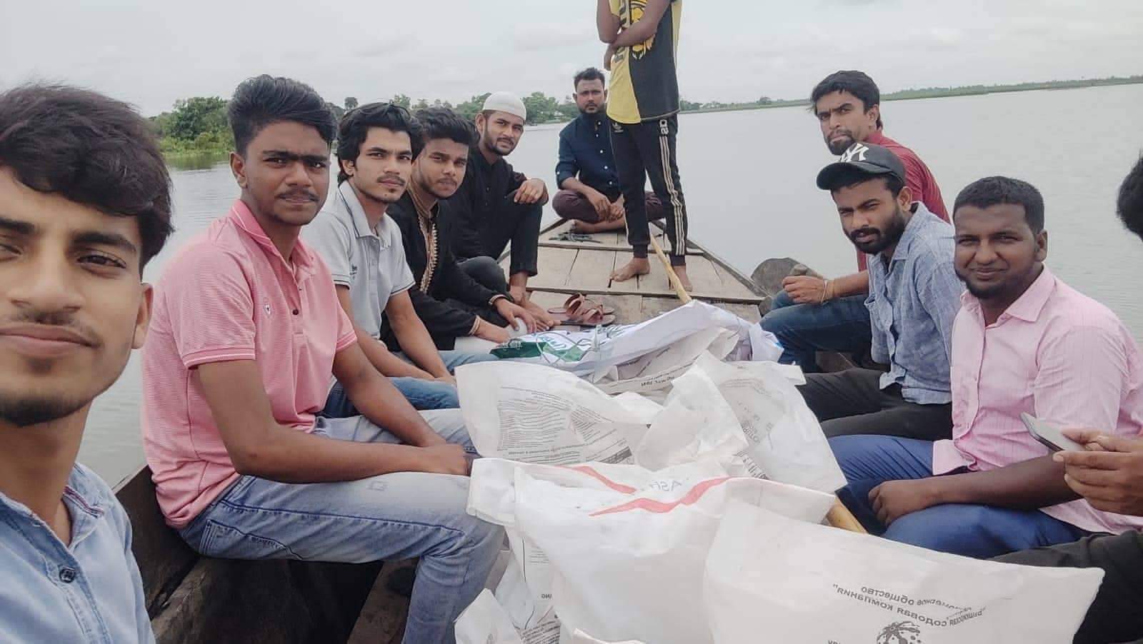 বন্যার্তদের পাশে 'সেলফলেস সোসাইটি অরগানাইজেশান'