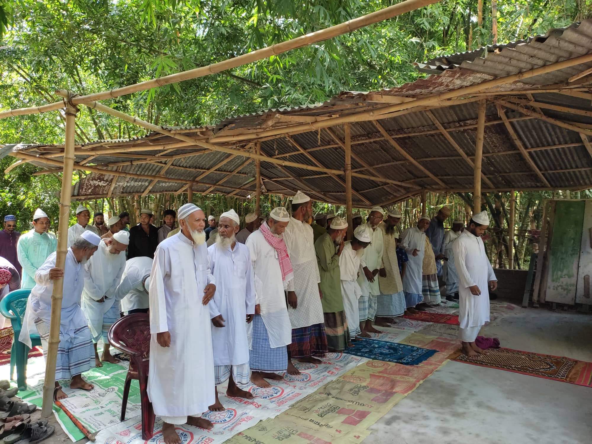 সৌদির সাথে মিল রেখে ফরিদপুরের ১০ গ্রামে ঈদুল আজহা পালন