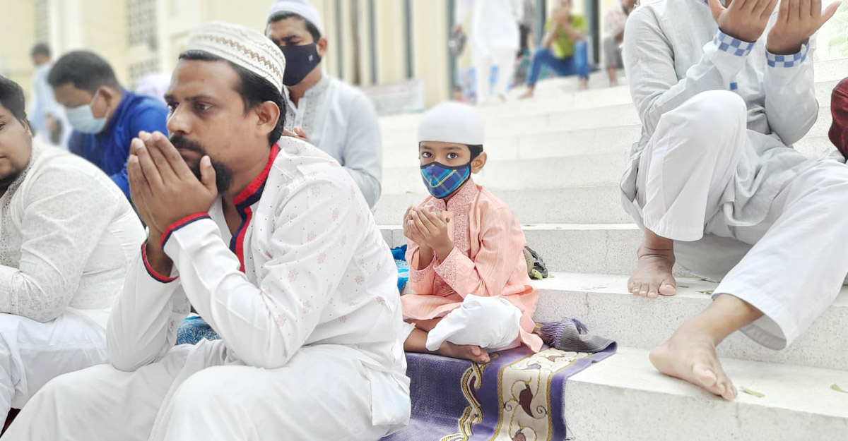 ‘বিশ্বে বাংলাদেশকে সমৃদ্ধ রাষ্ট্রে প্রতিষ্ঠা করে দিন’