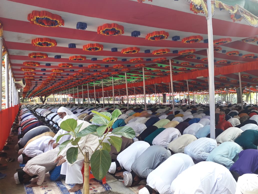 ফরিদপুরে ঈদের জামাত অনুষ্ঠিত