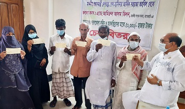 মোড়েলগঞ্জে হতদরিদ্র ও অসুস্থদের মাঝে চেক বিতরণ করেন সংসদ সদস্য