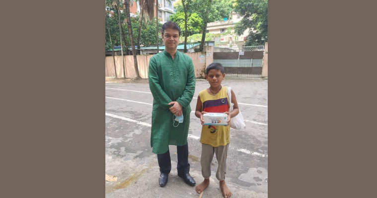 আবদুলের ওই হাসি মুখটাই আমার ঈদের উপহার