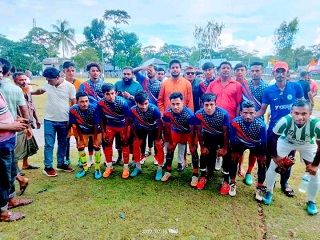 মোড়েলগঞ্জে ৮ দলীয় ফুটবল টুর্নামেন্টে নূর স্মৃতি পরিষদ চ্যাম্পিয়ন