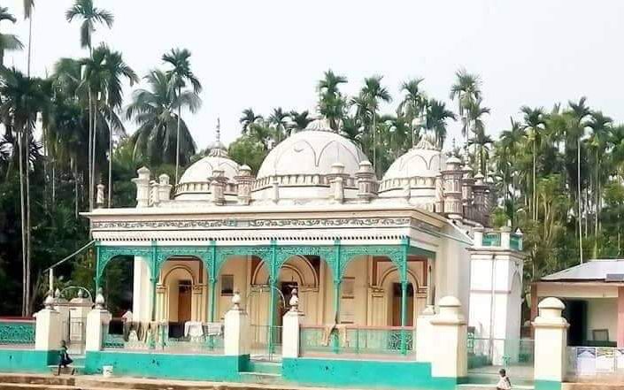 ১৬০ বছরের পুরনো দৃষ্টিনন্দন উলানিয়া জমিদার বাড়ি জামে মসজিদ