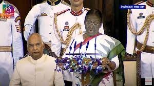 শপথ নিলেন দ্রৌপদী মুর্মু