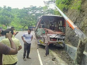 খাগড়াছড়িতে দু'বাসের মুখোমুখি সংঘর্ষ, নিহত ১ আহত ২০
