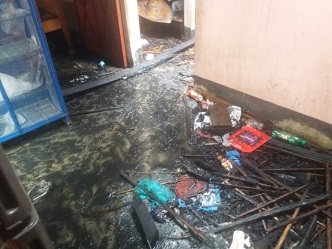 নোয়াখালীতে আগুনে পুড়ে ছাই ৪টি বসতঘর