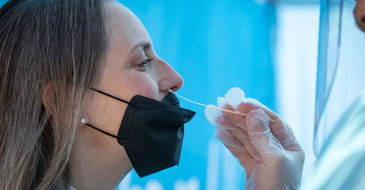 ২৪ ঘণ্টায় কমেছে শনাক্ত, মৃত্যু আরও ১৮০০