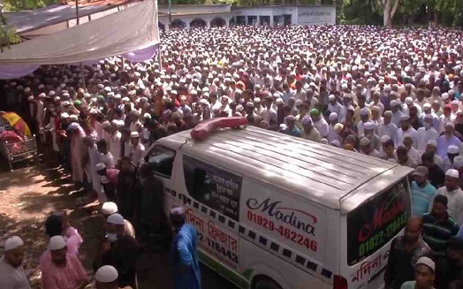 জানাজা শেষে নিজ এলাকায় চিরনিদ্রায় শায়িত ১১ জন