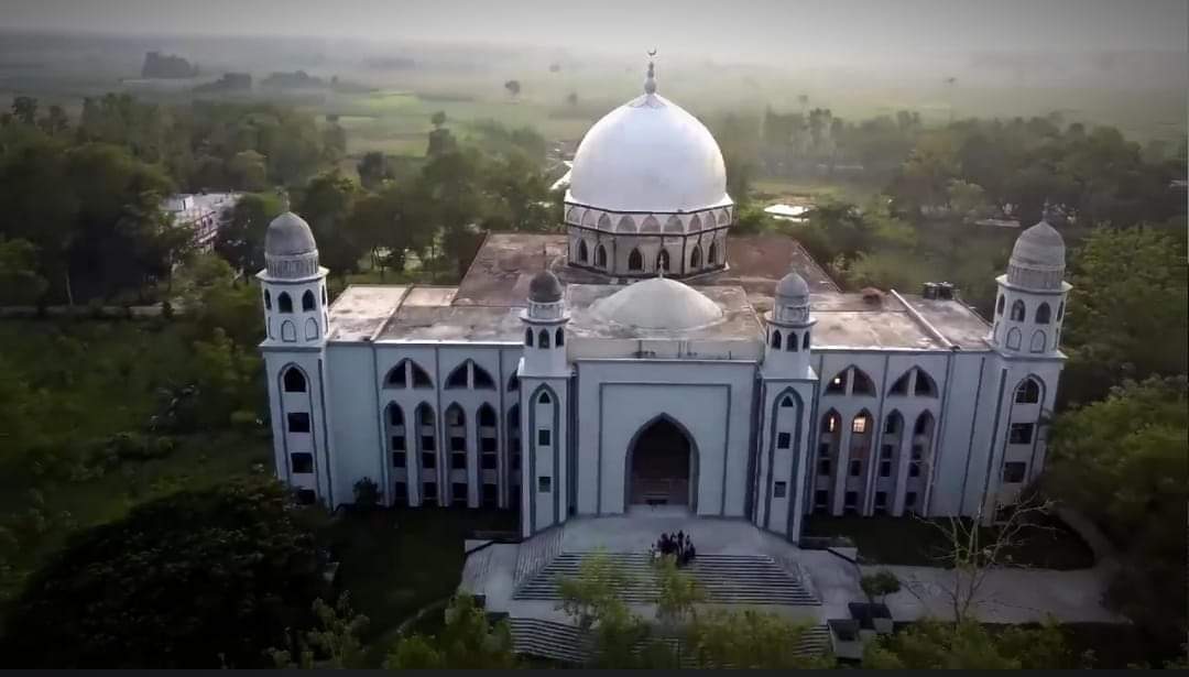 ইবির কেন্দ্রীয় মসজিদ: ২৮ বছর পেরিয়েও ৫০ শতাংশ কাজ বাকি