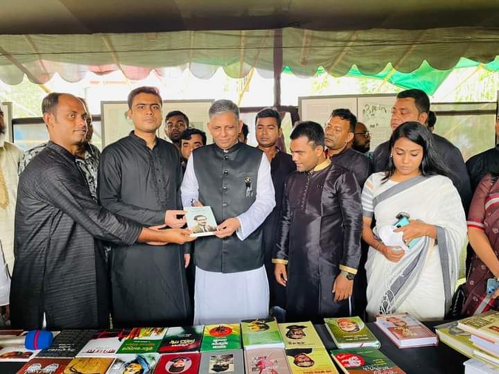 বঙ্গবন্ধুর হত্যাকারীদের পাশে দাঁড়ালে ছাড় দেয়া হবেনা: তিতুমীর কলেজে বাহাউদ্দীন নাছিম