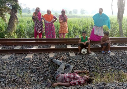 লালপুরে রেল লাইনের পাশ থেকে ট্রেনে কাটা লাশ উদ্ধার