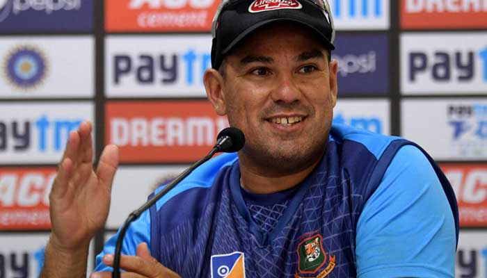 বাংলাদেশ টি-টোয়েন্টি দলের প্রধান কোচ থাকছেন না রাসেল ডমিঙ্গো