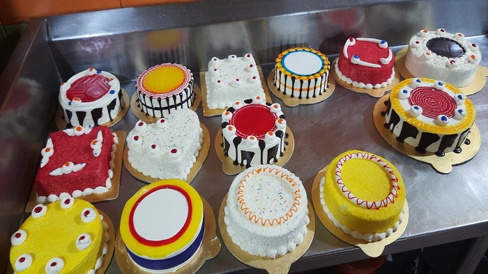 মেয়াদ উত্তীর্ণ রং দিয়ে কেক: লাখ টাকা অর্থদণ্ড