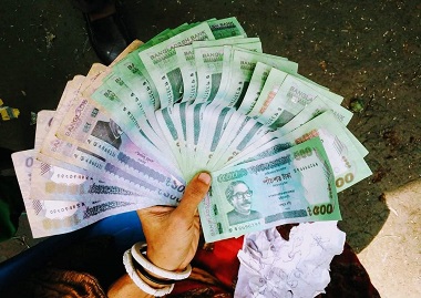 ঝালকাঠিতে জাল টাকা দিয়ে ধারের টাকা পরিশোধ