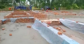 নোয়াখালীতে আশ্রয়ণের ঘর নির্মাণে নিন্মমানের মালামাল ব্যবহার