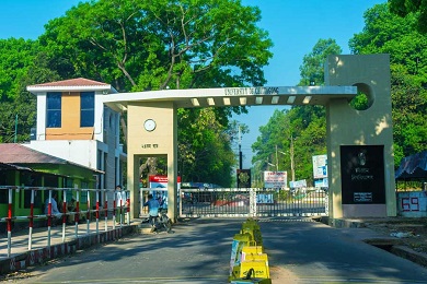 চবিতে অনির্দিষ্টকালের অবরোধ, ট্রেন-বাস বন্ধ