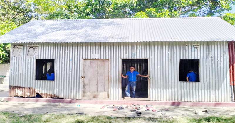ভবন সংকটে শিক্ষা কার্যক্রম ক্ষতিগ্রস্ত হচ্ছে