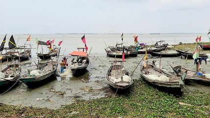 নিষেধাজ্ঞা শেষ হচ্ছে: মধ্যরাত থেকে সাগরে যাবেন জেলেরা
