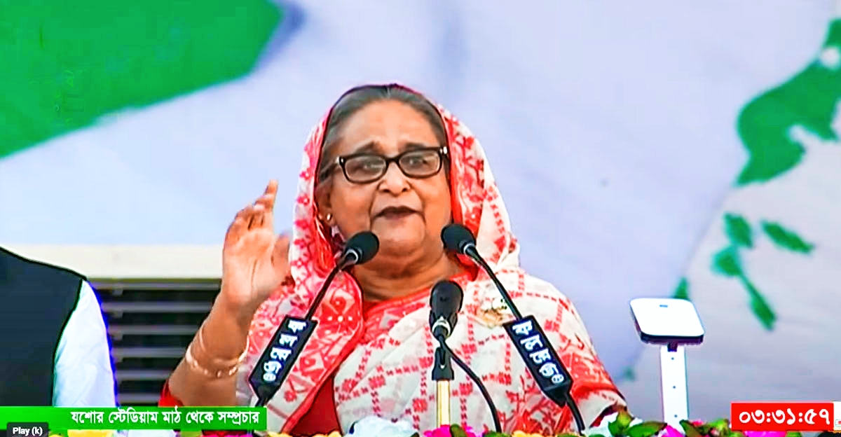 প্রধানমন্ত্রী বলেন এ যাবত রক্ত আর হত্যা ছাড়া বিএনপি কিছুই দিতে পারেনি