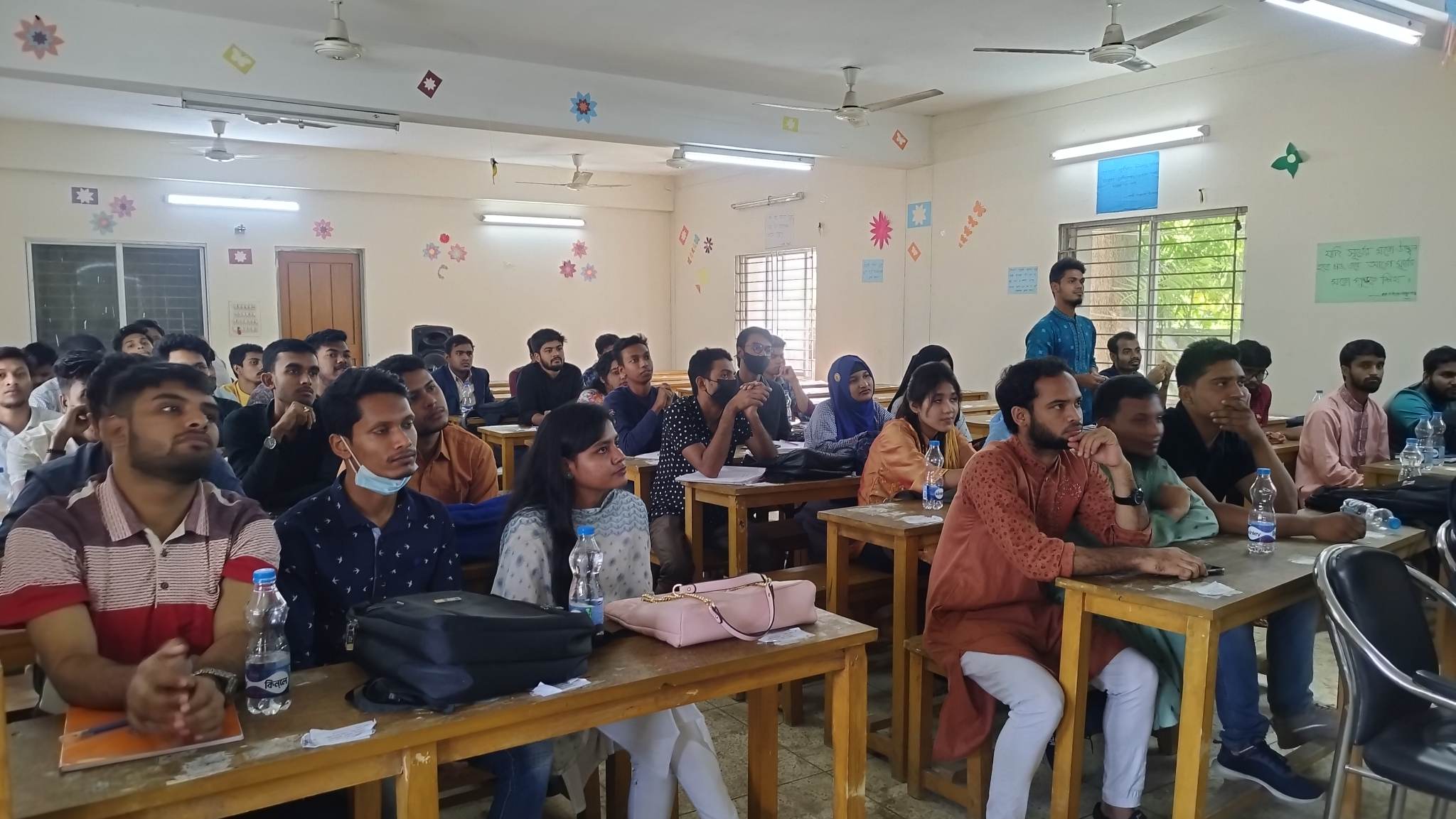 আধুনিক সাংবাদিকতায় চ্যালেঞ্জ বাড়ছেই