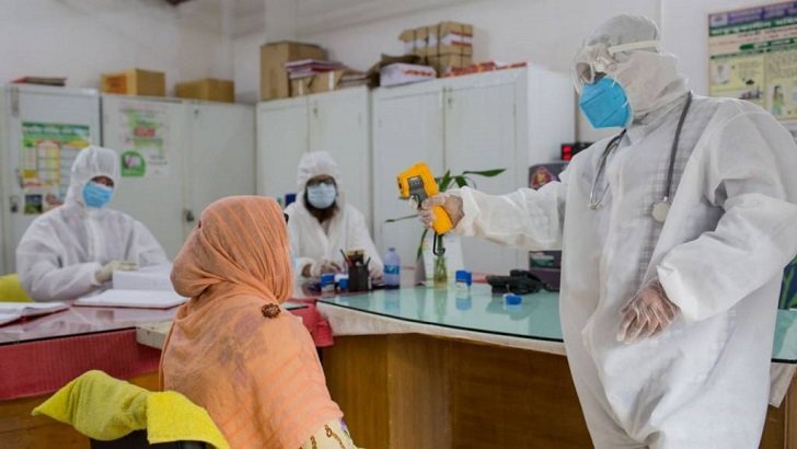 একদিনে করোনায় আক্রান্ত ৩ লক্ষাধিক, মৃত্যু  ৫শত