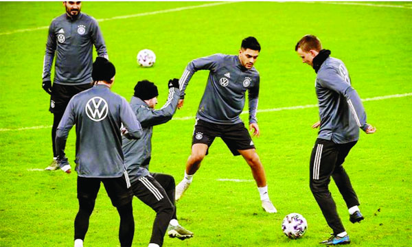 আজ স্পেনের মুখোমুখি জার্মানি