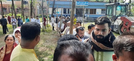 শান্তিপূর্ণ পরিবেশে চলছে নোয়াখালীতে জেলা পরিষদ নির্বাচন