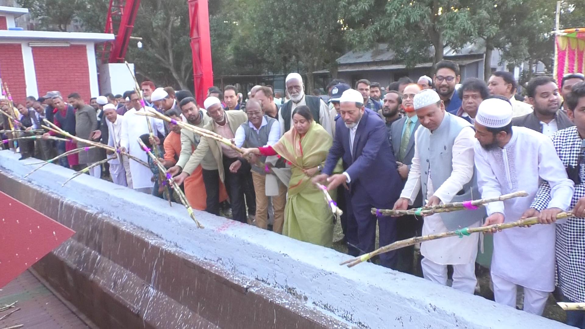 পৌনে ৩শ কোটি টাকা লোকসানের বোঝা নিয়ে নাটোর চিনিকলের আখ মাড়াই শুরু