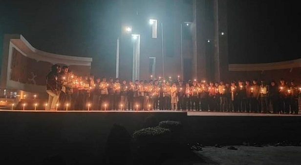 ইবিতে শহীদ বুদ্ধিজীবী দিবসের প্রথম প্রহরে মোমবাতি প্রজ্বলন