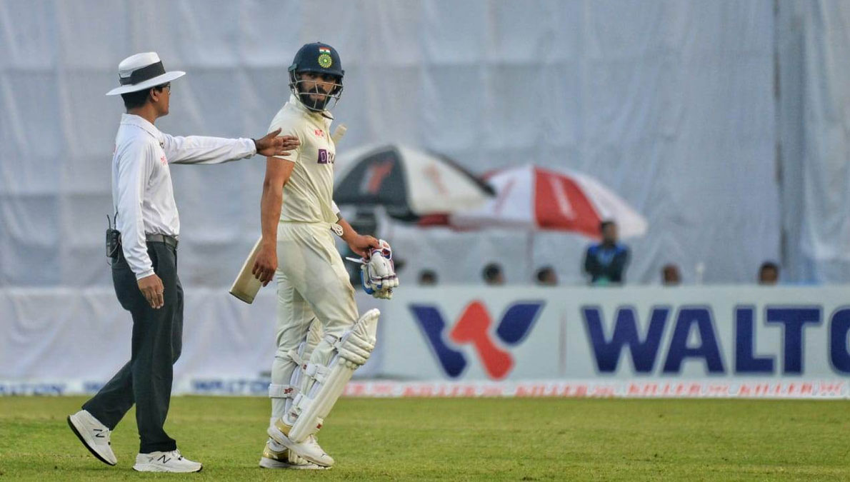 কী হয়েছিল কোহলি আউটের পর?