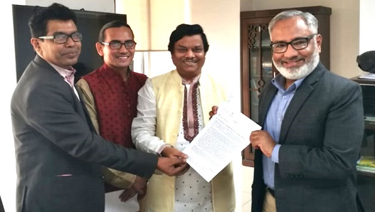 বিআরটিএতে সেভ দ্য রোড-এর স্মারকলিপি প্রদান