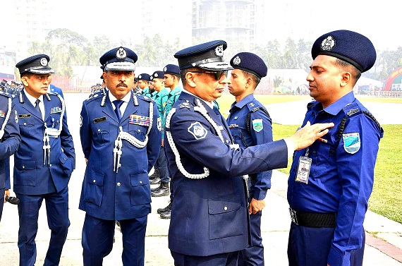 আইজি ব্যাজ পেলো ফরিদপুরের কোতোয়ালি থানার উপ পরিদর্শক মো শামীম হাসান