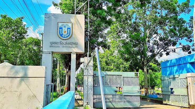 খুবিতে ভর্তির স্বপ্নভঙ্গ আনিকাদের